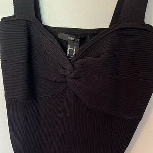 Ribbed twist front top